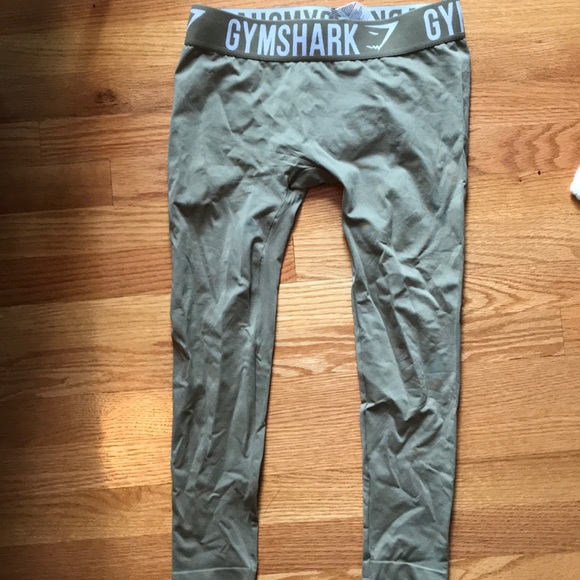 Gymshark Pants - Gymshark fit cropped leggings never worn